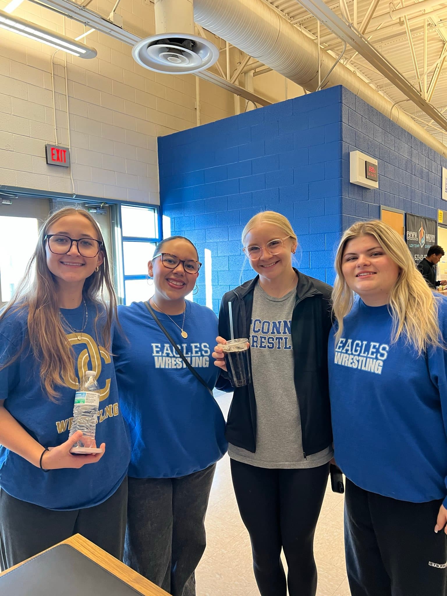 Happy customers with Lucky Lasso drinks